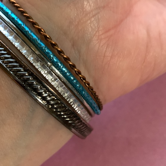 Five bracelets - Picture 3 of 6